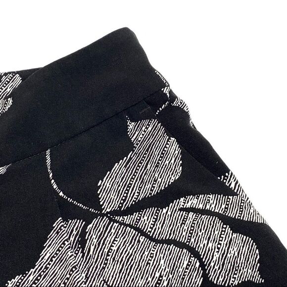 Ann Taylor factory black and white floral shorts size 0 - Picture 12 of 16